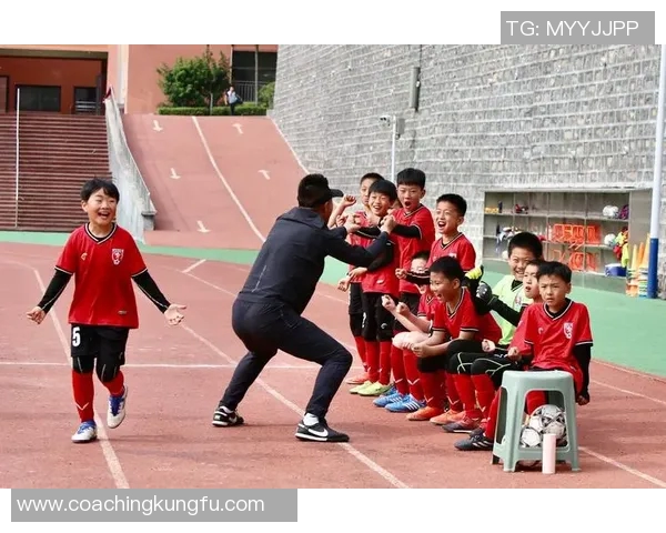 足球小子踏上绿茵新征程与全球少年共鸣挑战梦想与成长