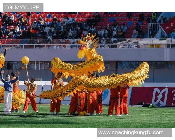 中国足球明星队精彩表演赛盛况空前球迷热情高涨共庆足球盛宴 中国足球明星队精彩表演赛盛况空前球迷热情高涨共庆足球盛宴